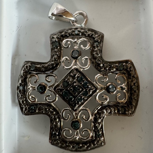 Vintage Sterling Silver Cross Pendant - Picture 2 of 3